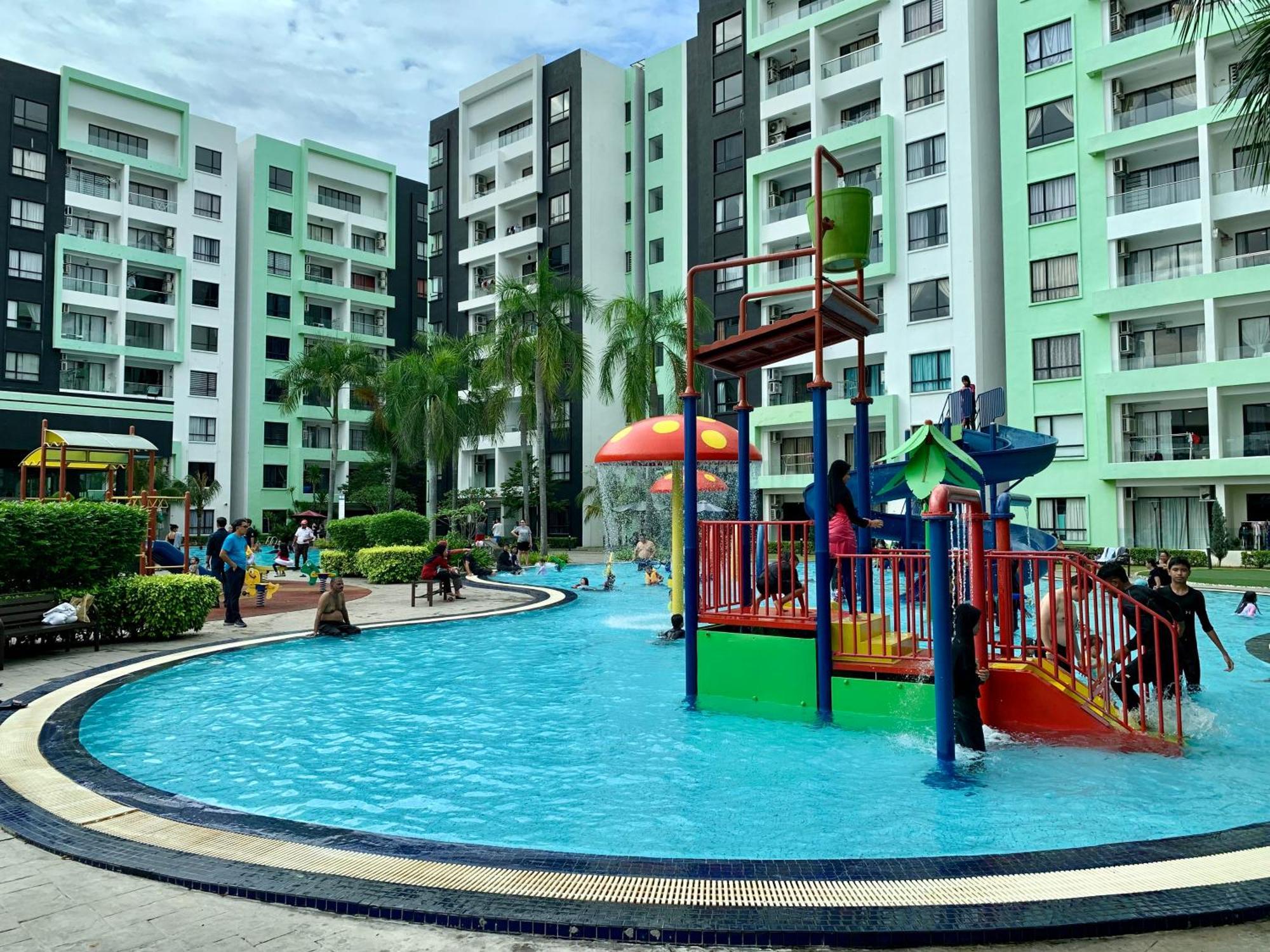Pangsapuri Mystay Manhattan Waterpark